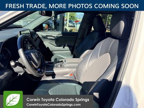Used 2023 Toyota Highlander XSE AWD/4WD image 11