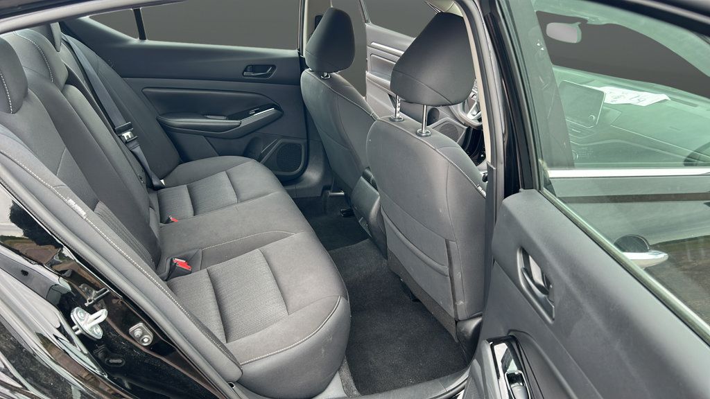 Used 2023 Nissan Altima 2.5 SV FWD image 18