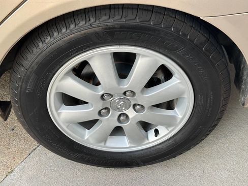 Used 2004 Toyota Camry XLE image 28