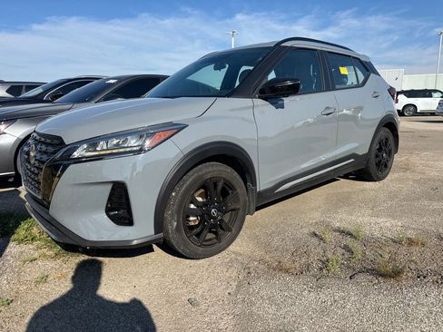 Used 2024 Nissan Kicks SR w/ SR Premium Package FWD image 1