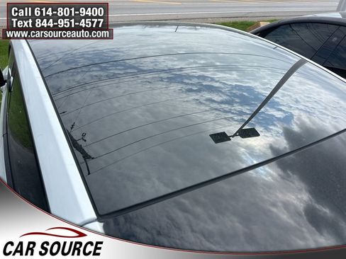 Used 2022 Tesla Model Y Long Range image 7