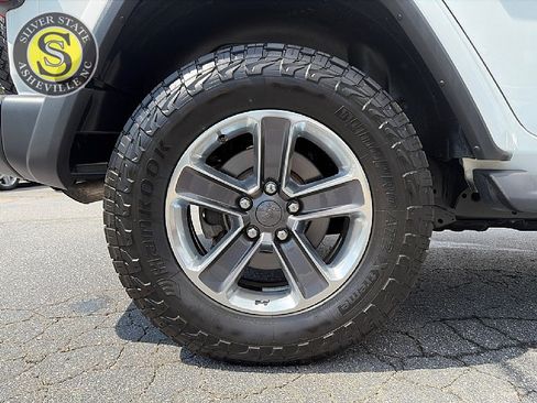Used 2021 Jeep Wrangler Unlimited Sahara AWD/4WD image 9