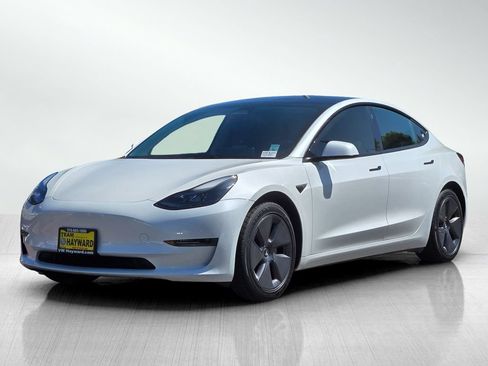 Used 2023 Tesla Model 3 Standard Range RWD image 9