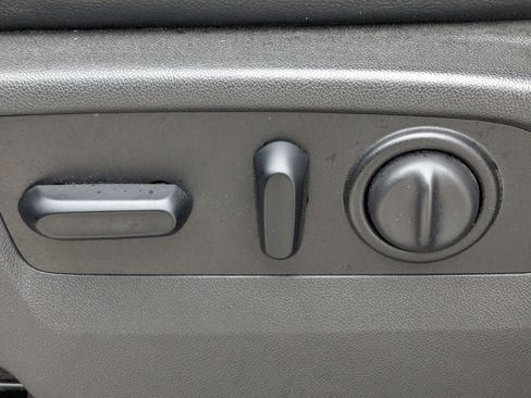 Used 2020 Chevrolet Silverado 1500 RST image 23