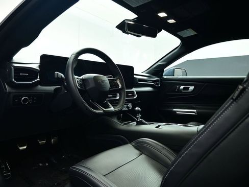 Used 2024 Ford Mustang GT Premium image 33