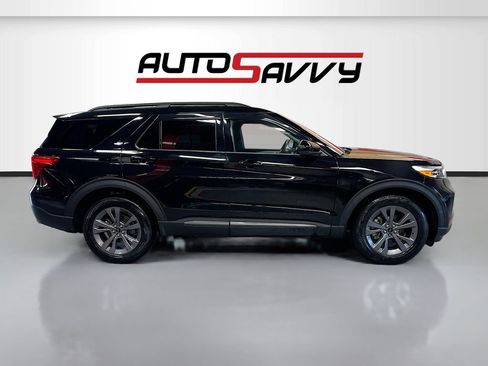 Used 2023 Ford Explorer XLT w/ Equipment Group 202A AWD/4WD image 8