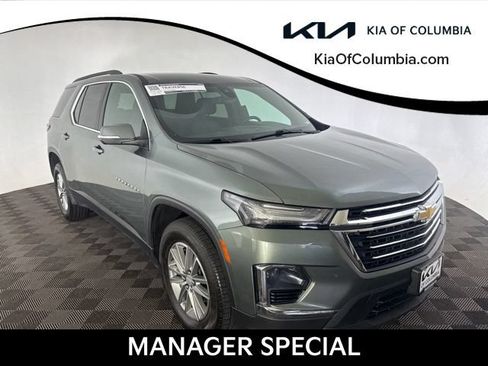 Used 2023 Chevrolet Traverse LT AWD/4WD image 1