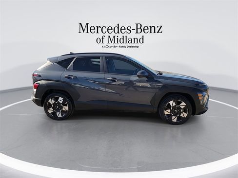 Used 2024 Hyundai Kona SEL image 9