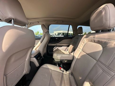 Used 2021 Lincoln Aviator Reserve w/ Equipment Group 201A image 8