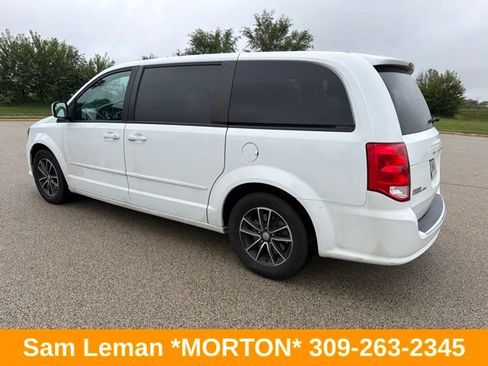 Used 2017 Dodge Grand Caravan GT FWD image 2