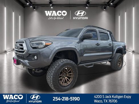 Used 2021 Toyota Tacoma Limited AWD/4WD image 4