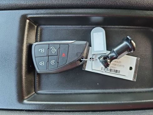 Used 2024 Chevrolet Silverado 1500 Custom AWD/4WD image 34