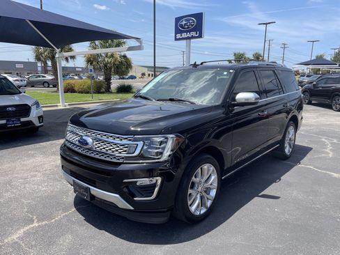 Used 2019 Ford Expedition Platinum RWD image 3