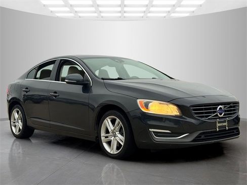 Used 2015 Volvo S60 T5 Premier image 2