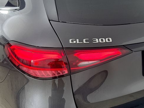 Used 2026 Mercedes-Benz GLC 300 4MATIC image 43