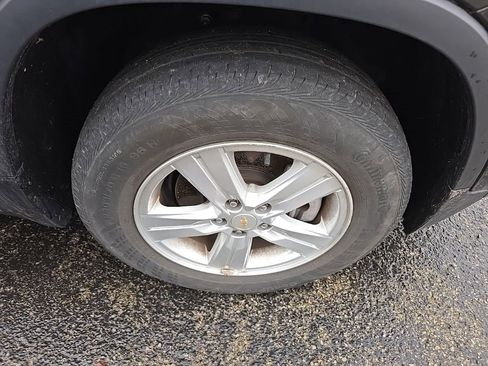 Certified 2022 Chevrolet Trax LT w/ LT Convenience Package image 13