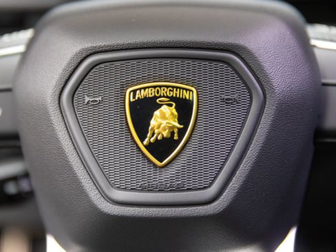 Used 2021 Lamborghini Urus image 77