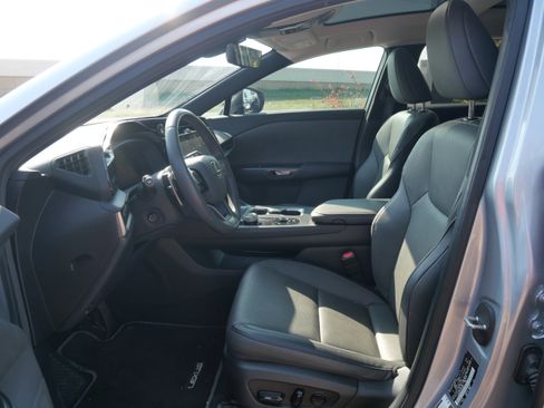 Certified 2023 Lexus RZ 450e Premium image 8