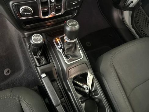 Used 2023 Jeep Wrangler Unlimited w/ Cold Weather Group image 20