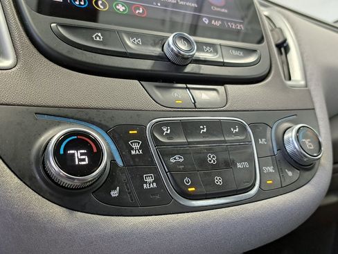 Used 2022 Chevrolet Malibu LT image 16