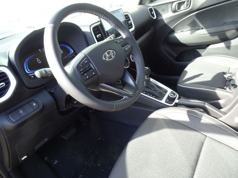 New 2026 Hyundai Venue SEL image 9