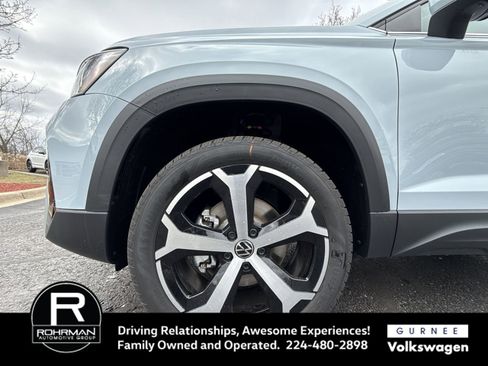 Used 2025 Volkswagen Taos SEL image 12
