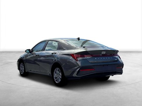 New 2026 Hyundai Elantra Blue image 5