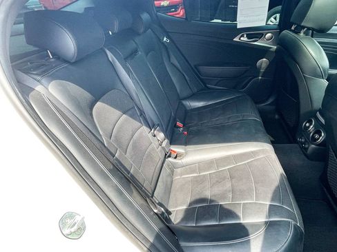 Used 2022 Kia Stinger GT2 RWD image 13