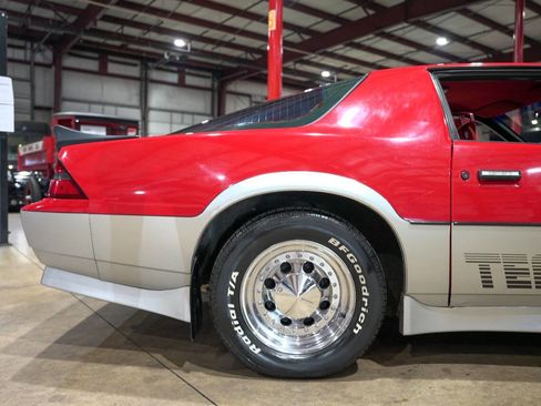 Used 1986 Chevrolet Camaro LT image 9