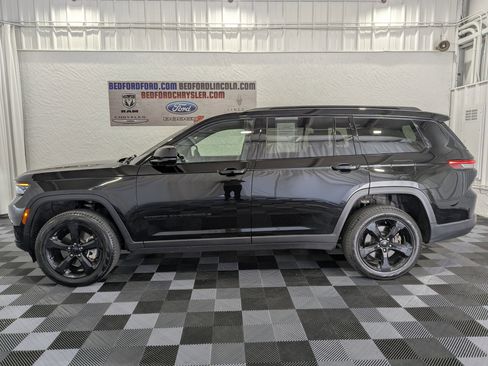 Used 2025 Jeep Grand Cherokee L Limited w/ Black Appearance Package image 1