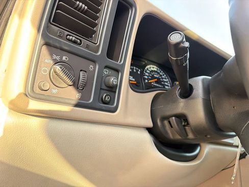 Used 2006 Chevrolet Tahoe Z71 w/ Z71 Preferred Equipment Group image 31