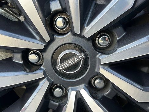 Used 2025 Nissan Altima 2.5 SV image 16