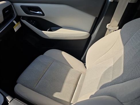Certified 2025 Nissan Rogue SV AWD/4WD image 16