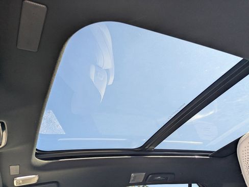 New 2026 Cadillac Vistiq Luxury w/ LPO, Floor Liner Package image 17