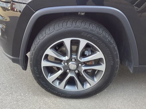 Used 2018 Jeep Grand Cherokee Limited AWD/4WD image 7