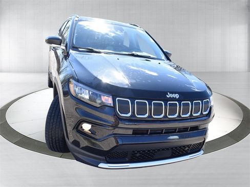 Used 2022 Jeep Compass Limited image 10