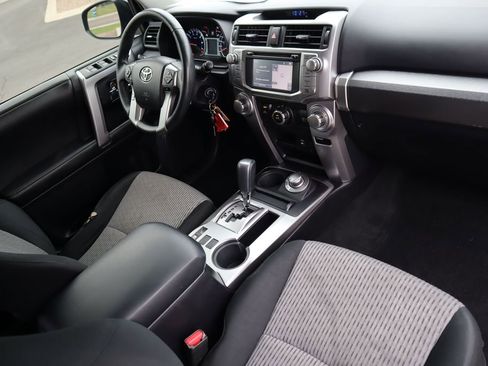 Used 2014 Toyota 4Runner SR5 image 17