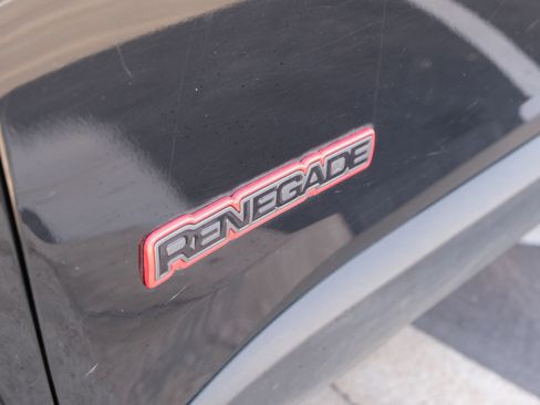 Used 2019 Jeep Renegade Trailhawk image 14