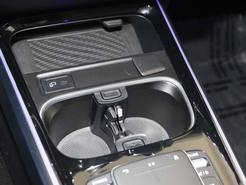Used 2023 Mercedes-Benz GLB 250 4MATIC image 29