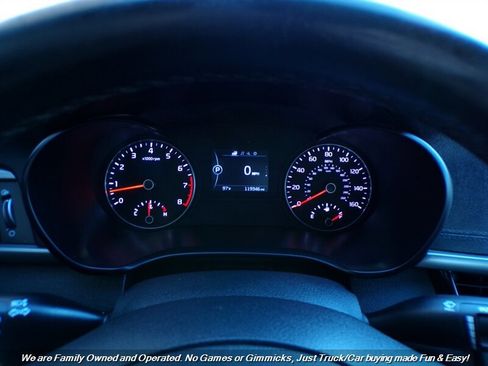 Used 2018 Kia Optima S w/ Panoramic Sunroof Package image 10