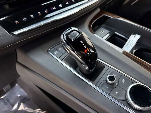 Used 2023 Cadillac Escalade ESV Premium Luxury image 29