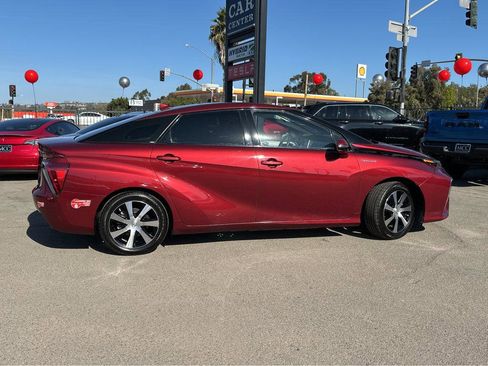 Used 2018 Toyota Mirai image 12