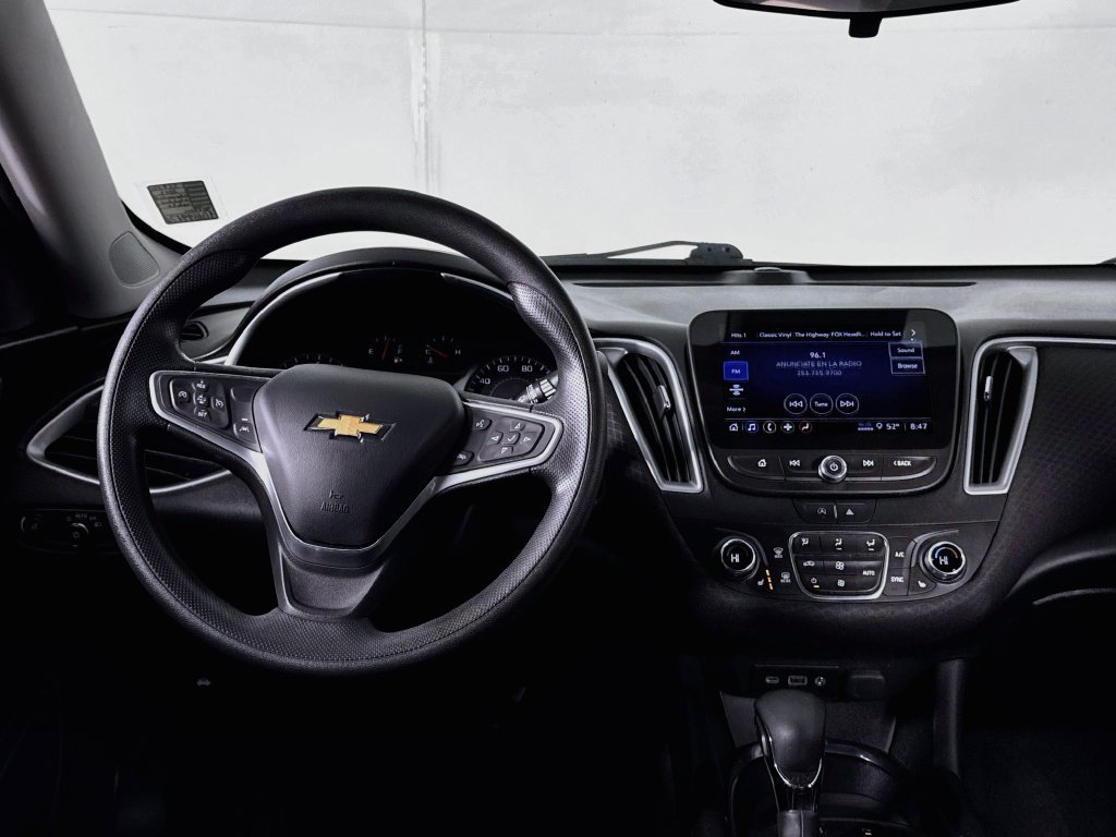 Used 2022 Chevrolet Malibu LT FWD image 12