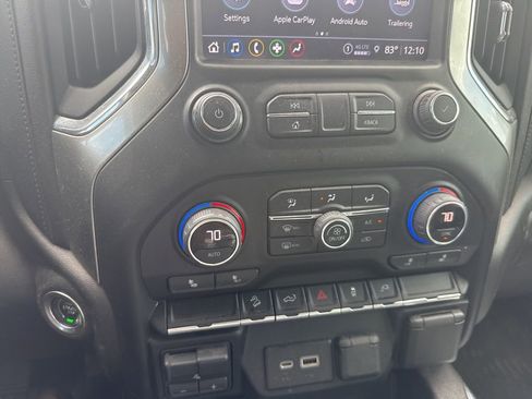 Used 2022 Chevrolet Silverado 1500 LT Trail Boss w/ Convenience Package II image 11