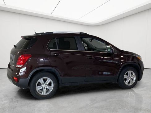 Used 2020 Chevrolet Trax LT w/ LT Convenience Package FWD image 8