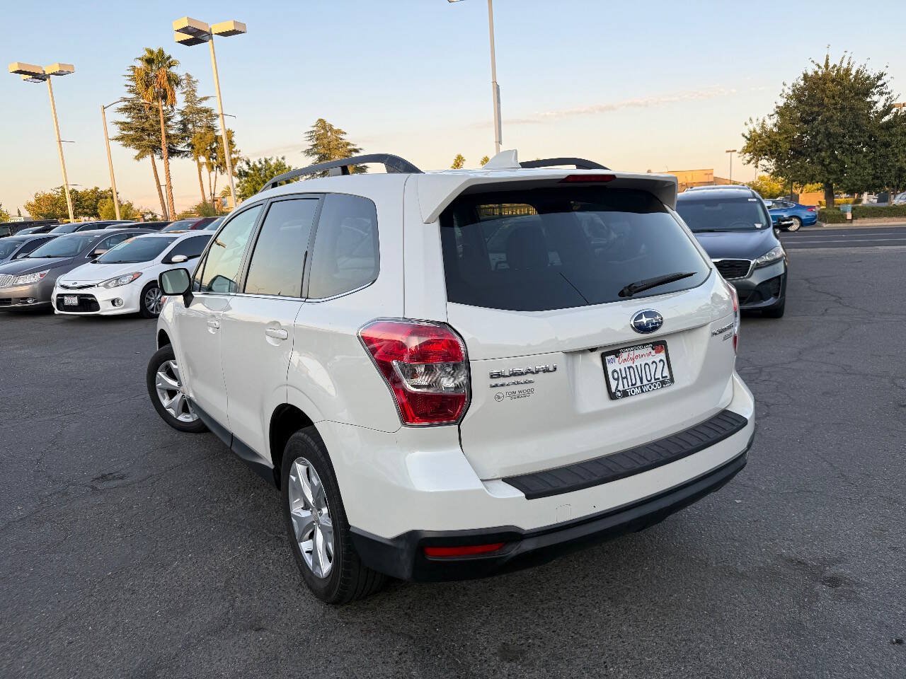 Used 2016 Subaru Forester 2.5i Limited AWD/4WD image 5
