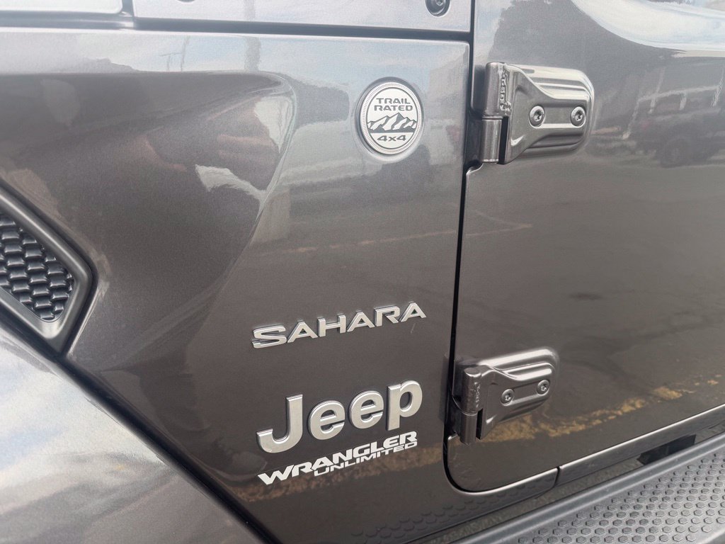 Used 2018 Jeep Wrangler Unlimited Sahara AWD/4WD image 46