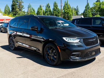 Used 2021 Chrysler Pacifica Touring w/ S Appearance Package