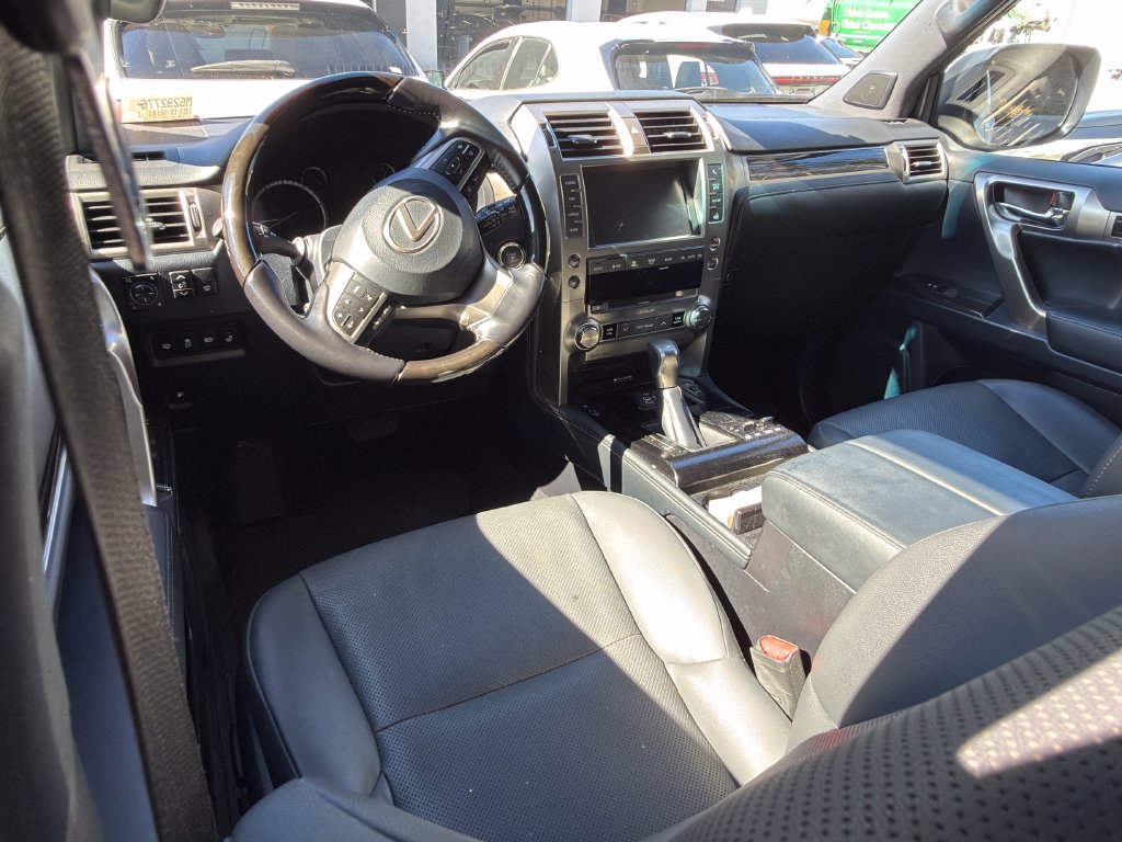 Used 2021 Lexus GX 460 Premium w/ Premium Package AWD/4WD image 6
