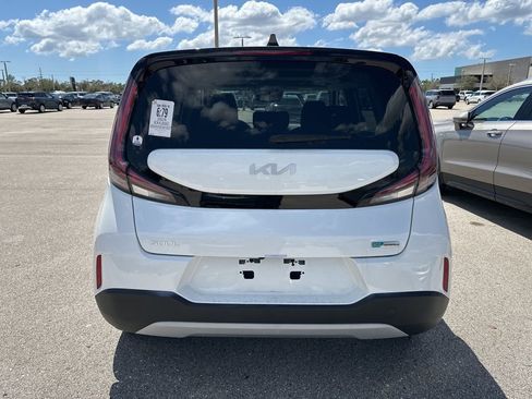 Used 2024 Kia Soul EX image 6